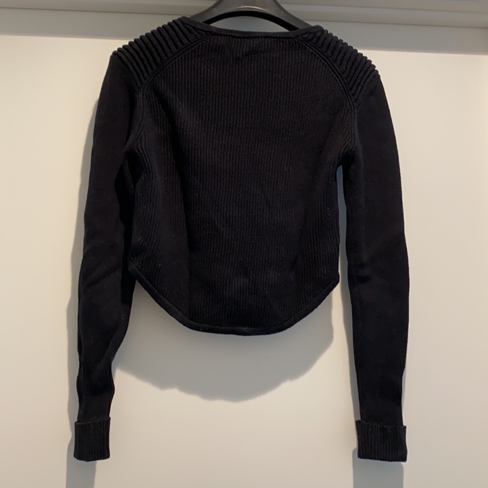 100% cotton, Cabi, cropped sweater.  Size small. - Picture 2 of 7